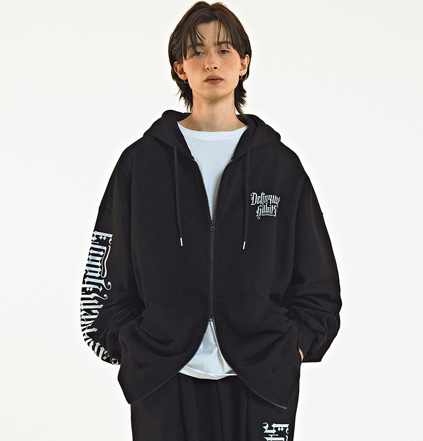 Over size delinquent hoodie zip-up black